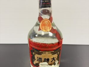 【典藏半世紀】民國64年金門高粱大麯酒(破膜)