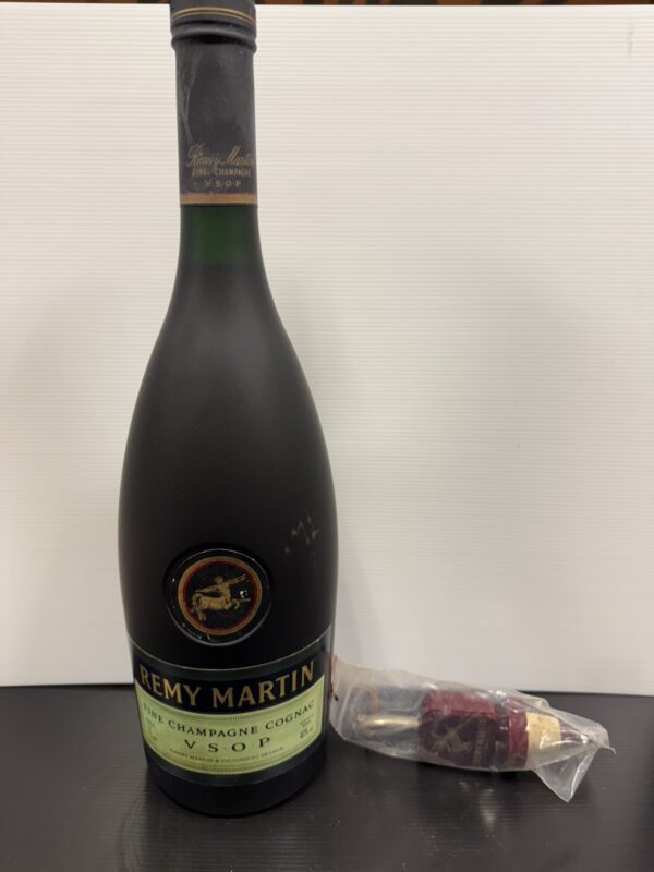 人頭馬Rémy Martin VSOP，大瓶容量3.0L 1980末~1990年代中期